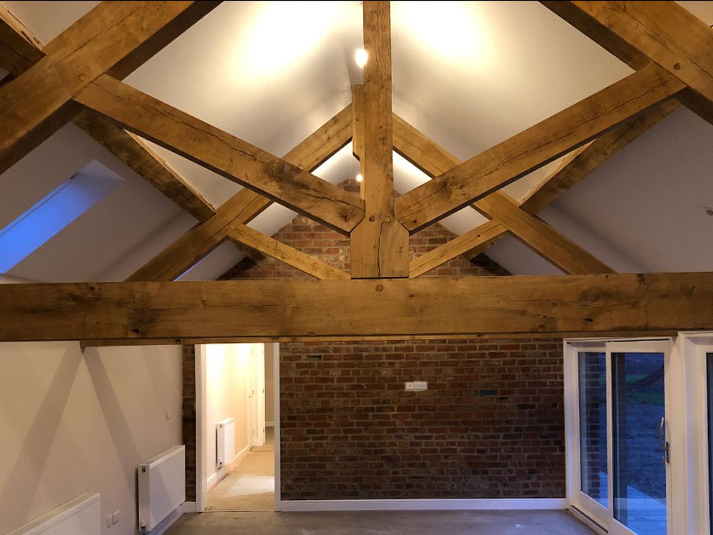 Grange-Farm-Oak-beams-Belton-Construction